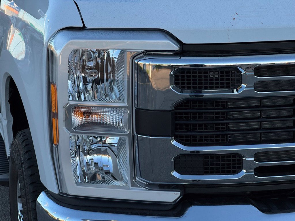 2027 Ford F-350SD XLT