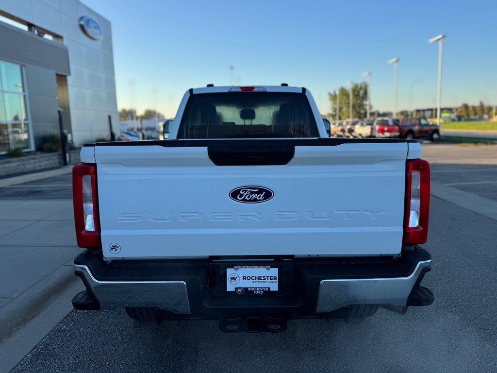 2027 Ford F-350SD XLT