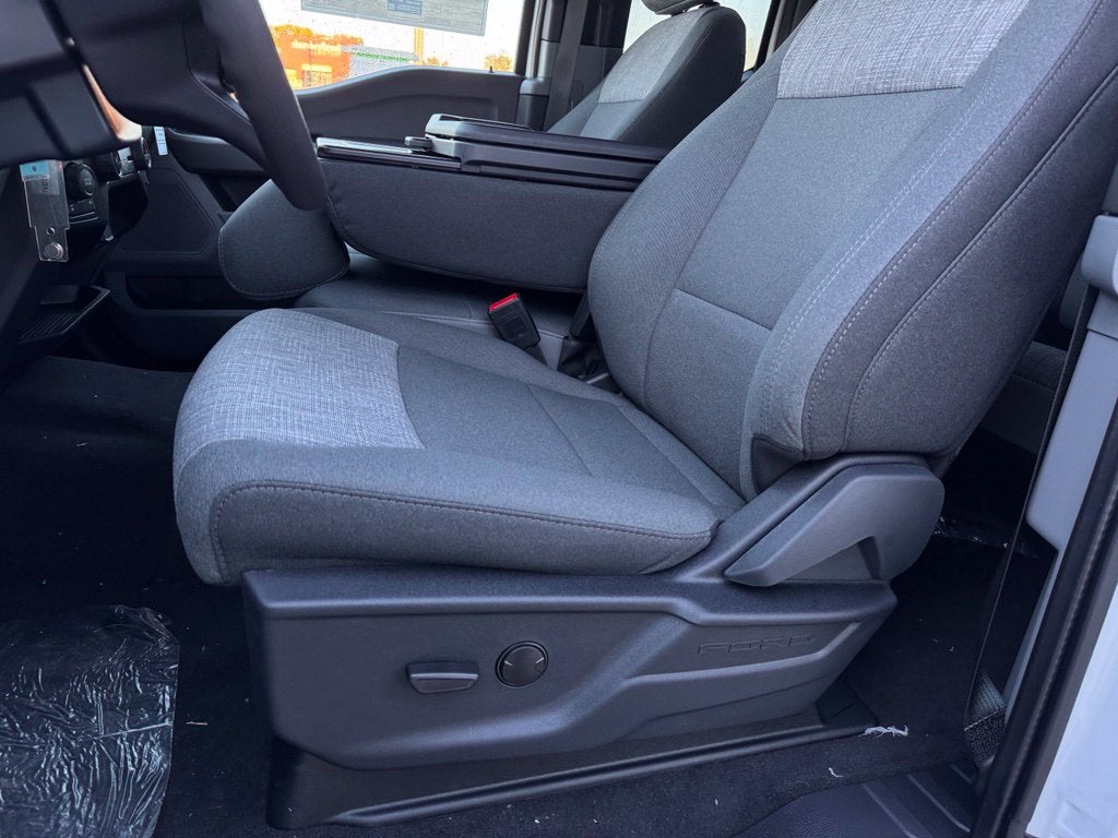 2027 Ford F-350SD XLT