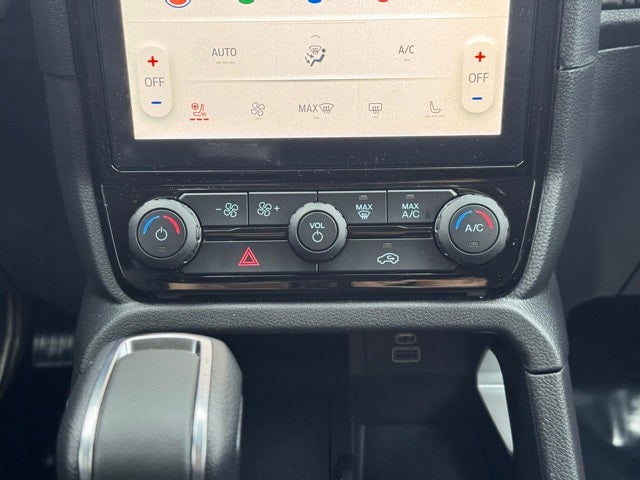 2025 Ford Ranger Lariat w/Chrome Pkg + Advanced Tow Pkg