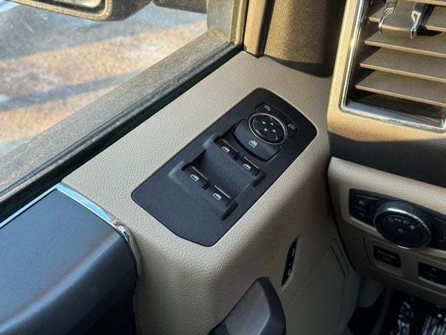 2019 Ford F-150 XLT w/ Navigation + Trailer Tow Package