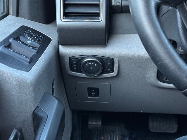 2017 Ford F-150 XLT w/ Navigation + Trailer Tow Package