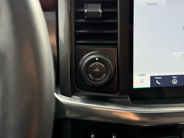 2023 Ford F-150 Lariat w/ Twin Panel Moonroof + Heated Steering Wheel