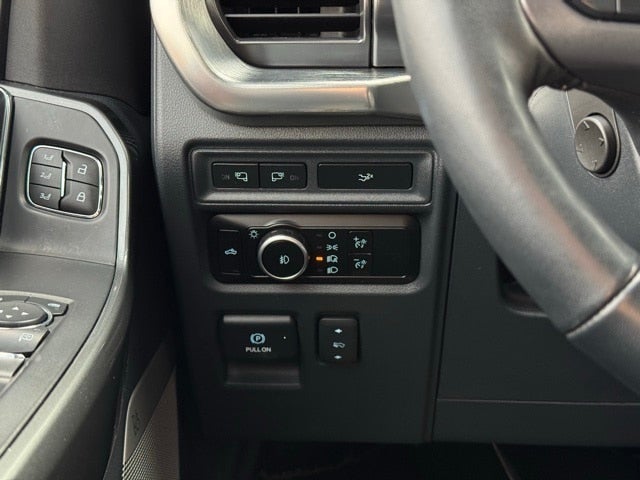 2023 Ford F-150 Lariat w/ Twin Panel Moonroof + Heated Steering Wheel