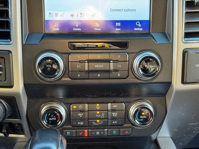 2019 Ford F-150 Lariat w/ Heated Steering Wheel + Tow Package