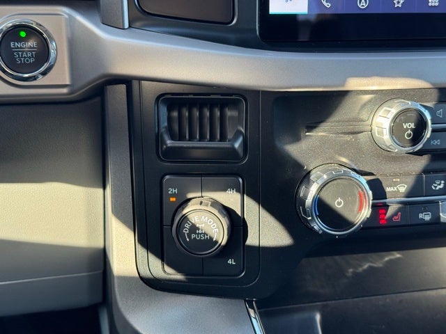 2023 Ford F-150 XLT w/ Intelligent Access + Front Bucket Seats