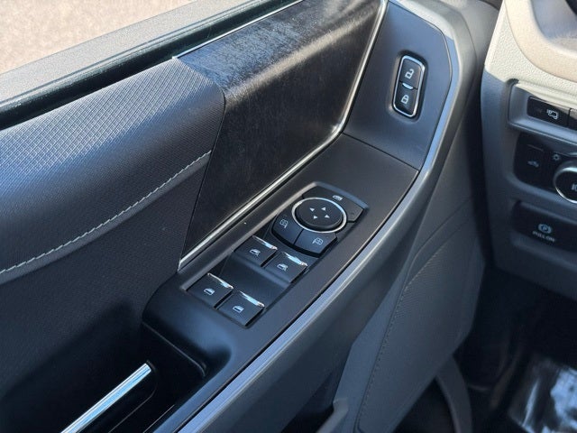 2023 Ford F-150 XLT w/ Intelligent Access + Front Bucket Seats