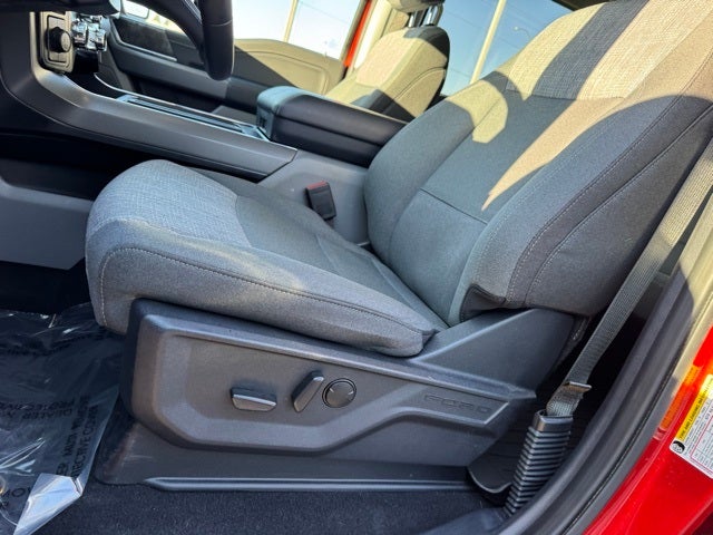 2023 Ford F-150 XLT w/ Intelligent Access + Front Bucket Seats