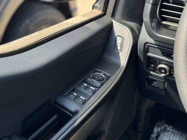 2025 Ford F-150 STX w/Black Appearance