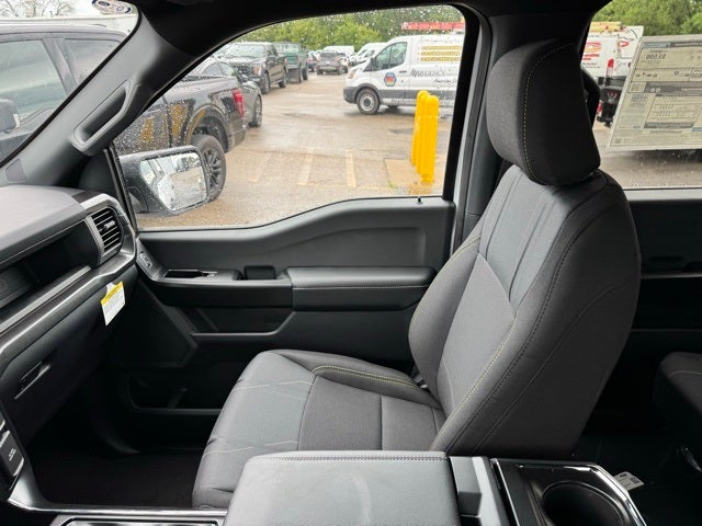 2025 Ford F-150 STX w/20" Gloss Black Wheels