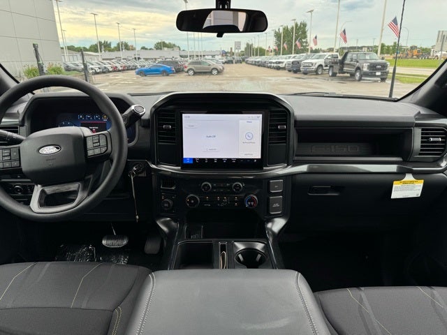 2025 Ford F-150 STX w/20" Gloss Black Wheels