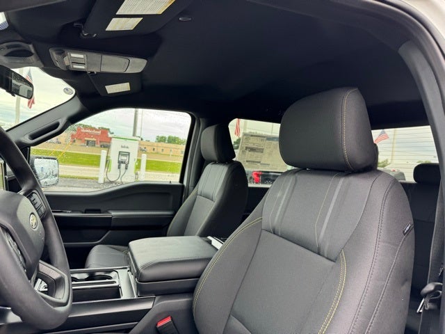 2025 Ford F-150 STX w/20" Gloss Black Wheels