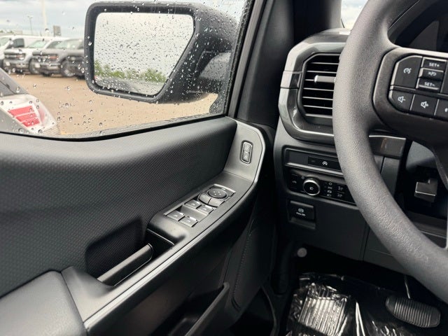 2025 Ford F-150 STX w/20" Gloss Black Wheels