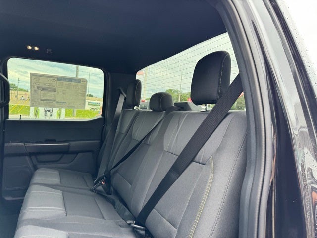 2025 Ford F-150 STX w/20" Gloss Black Wheels