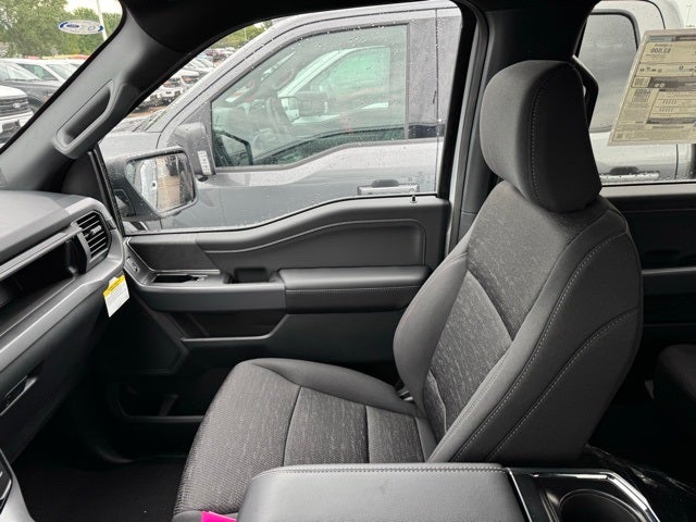 2025 Ford F-150 XLT w/Tailgate Step + 1 Year Bluecruise