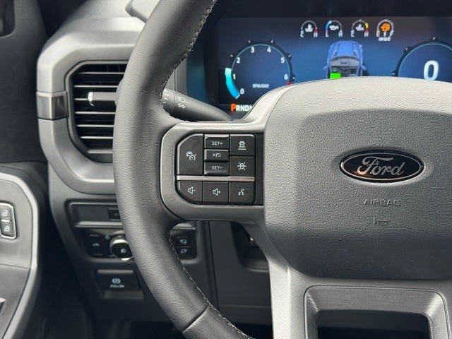 2025 Ford F-150 XLT w/Tailgate Step + 1 Year Bluecruise