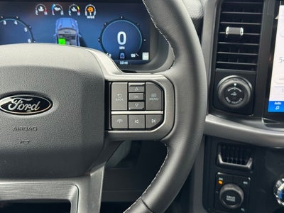 2025 Ford F-150 XLT w/Tailgate Step + 1 Year Bluecruise