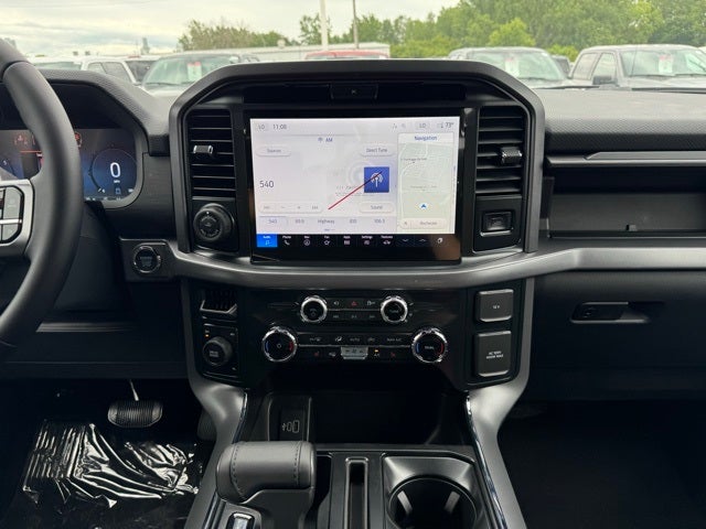 2025 Ford F-150 XLT w/Tailgate Step + 1 Year Bluecruise