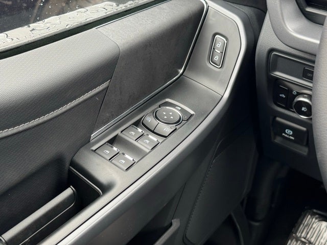 2025 Ford F-150 XLT w/Tailgate Step + 1 Year Bluecruise