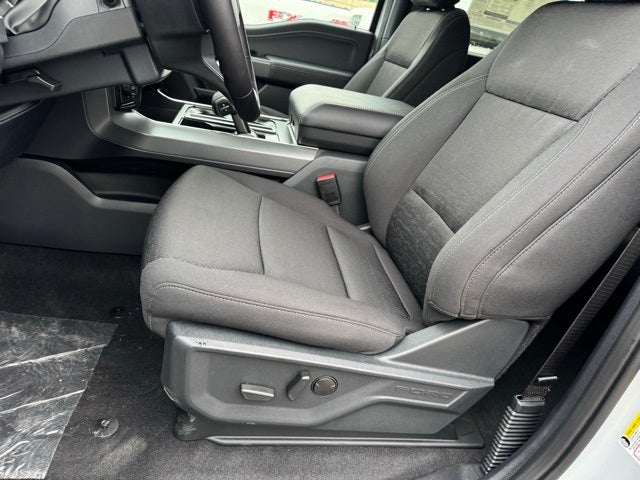 2025 Ford F-150 XLT w/Tailgate Step + 1 Year Bluecruise