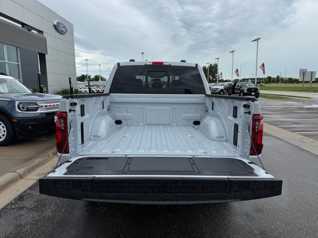 2025 Ford F-150 XLT w/Tailgate Step + 1 Year Bluecruise