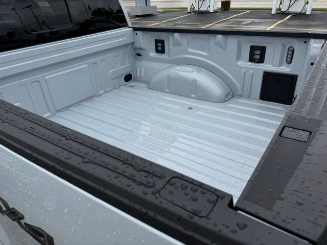 2025 Ford F-150 XLT w/Tailgate Step + 1 Year Bluecruise