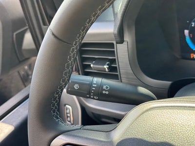 2025 Ford F-150 XLT w/Twin Panel Moonroof + Tailgate Step