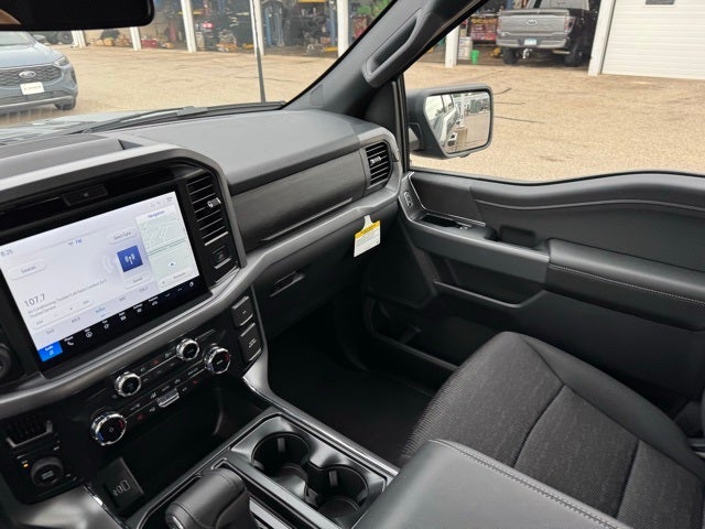 2025 Ford F-150 XLT w/ Black Appearance Package Plus