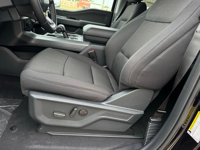 2025 Ford F-150 XLT w/ Black Appearance Package Plus