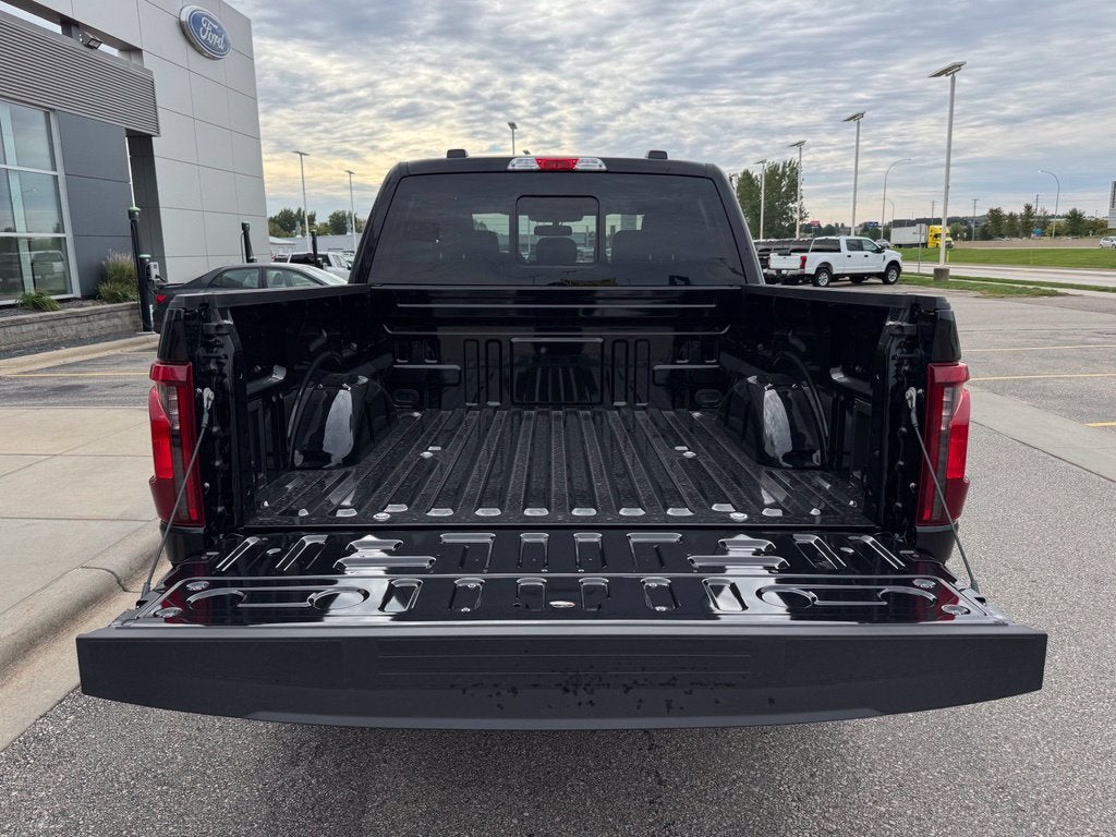 2026 Ford F-150 XLT w/Dual Exhaust + 20" Wheels