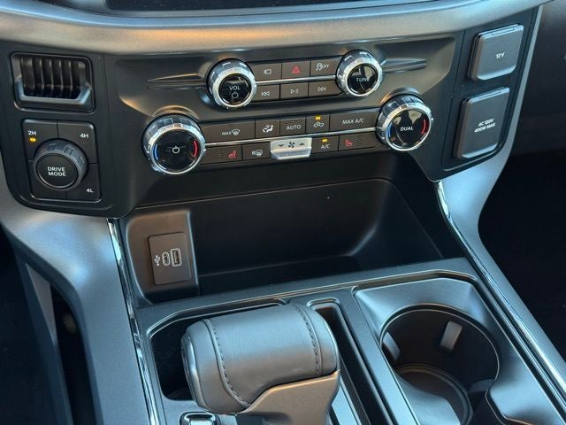 2025 Ford F-150 XLT w/1 Year Blue Cruise