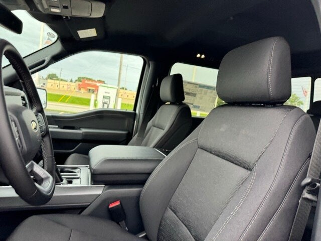 2025 Ford F-150 XLT w/ Black Appearance Package