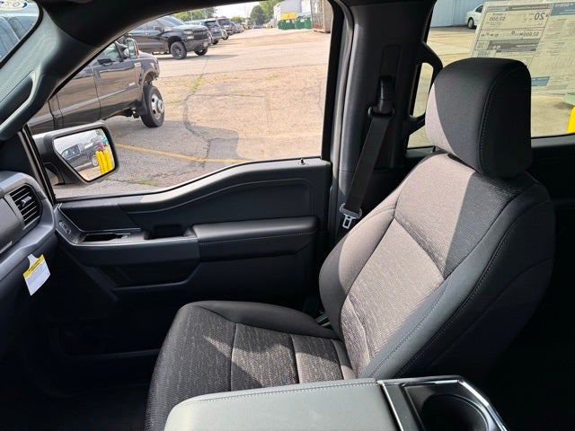 2025 Ford F-150 XLT w/ Blk Appearance Pkg