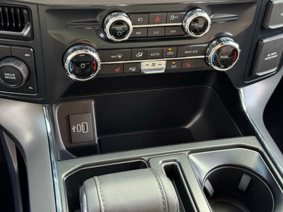 2025 Ford F-150 XLT w/ Blk Appearance Pkg