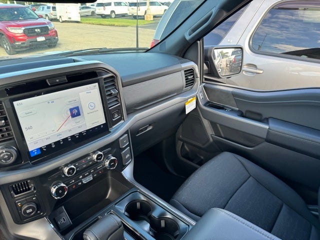 2025 Ford F-150 XLT w/ Black Appearance Package