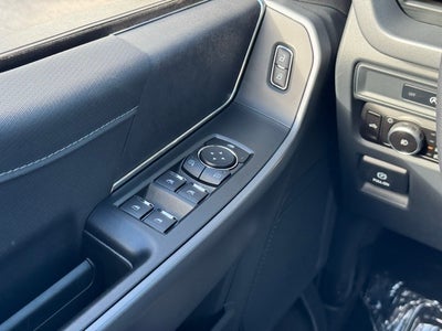 2025 Ford F-150 XLT w/ Black Appearance Package