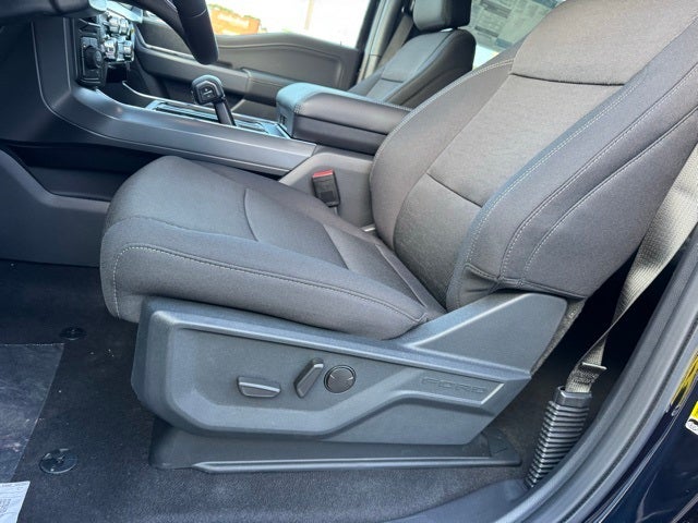 2025 Ford F-150 XLT w/ Black Appearance Package