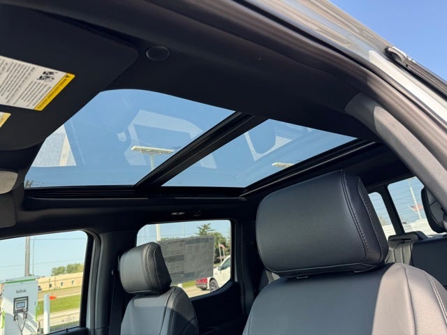 2025 Ford F-150 XLT w/Twin Panel Moonroof + Tailgate Step
