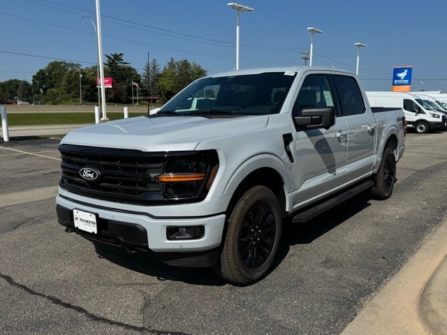 2025 Ford F-150 XLT w/Twin Panel Moonroof + Tailgate Step