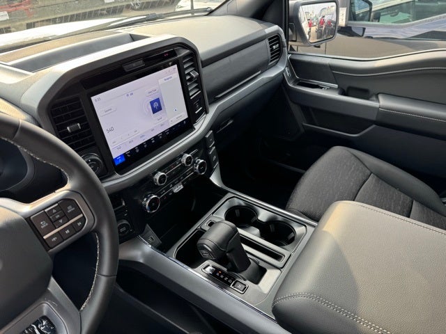 2025 Ford F-150 XLT w/ Black Appearance Package