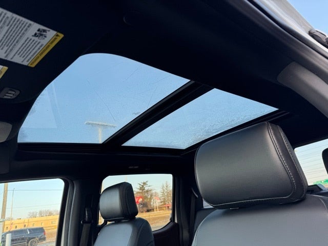 2023 Ford F-150 Lariat w/ Heated Steering Wheel + Max Tow / 157" Wheelbas