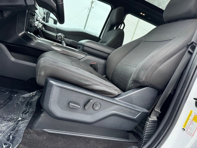 2023 Ford F-150 XLT w/ Twin Panel Moonroof + Max Tow / 157" Wheelbase