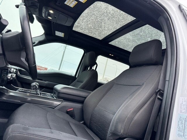 2023 Ford F-150 XLT w/ Twin Panel Moonroof + Max Tow / 157" Wheelbase
