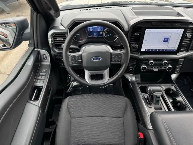 2023 Ford F-150 XLT w/ Twin Panel Moonroof + Trailer Tow Package