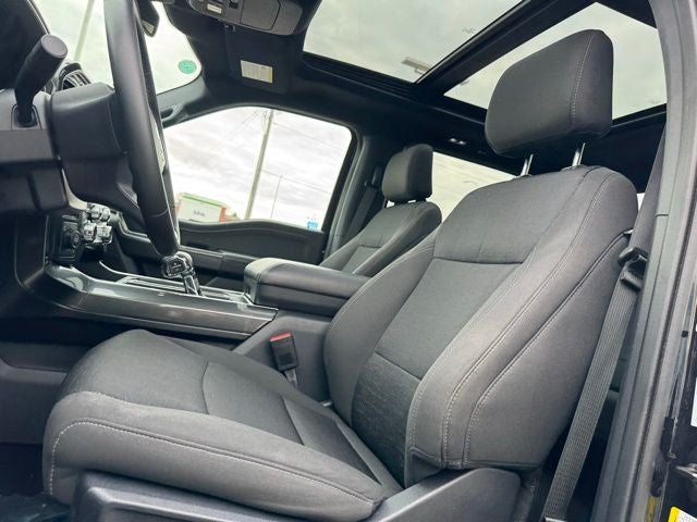 2023 Ford F-150 XLT w/ Twin Panel Moonroof + Trailer Tow Package