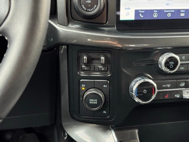 2023 Ford F-150 XLT w/ Twin Panel Moonroof + Trailer Tow Package