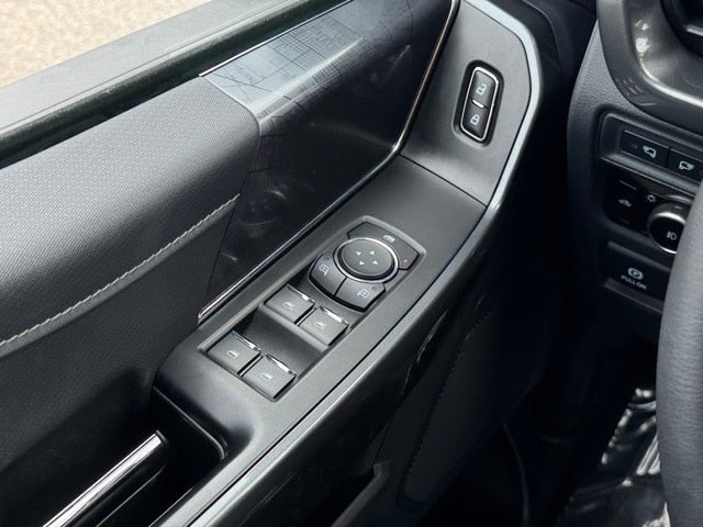 2023 Ford F-150 XLT w/ Twin Panel Moonroof + Trailer Tow Package