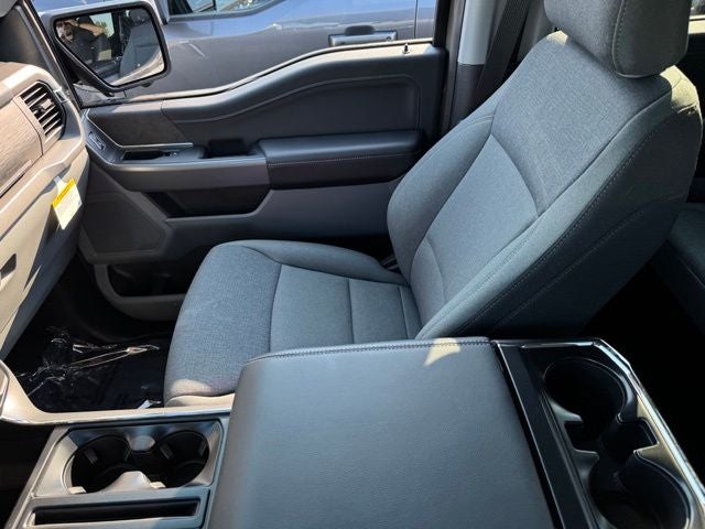 2026 Ford F-150 XLT w/Tailgate Step + FX4 Pkg