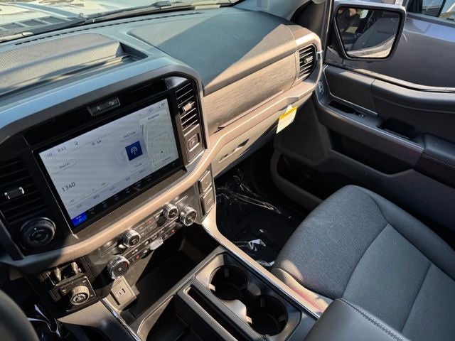 2026 Ford F-150 XLT w/Tailgate Step + FX4 Pkg