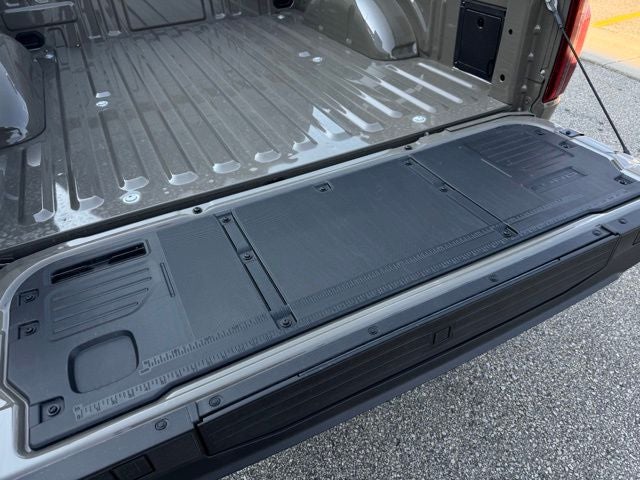 2026 Ford F-150 XLT w/Tailgate Step + FX4 Pkg
